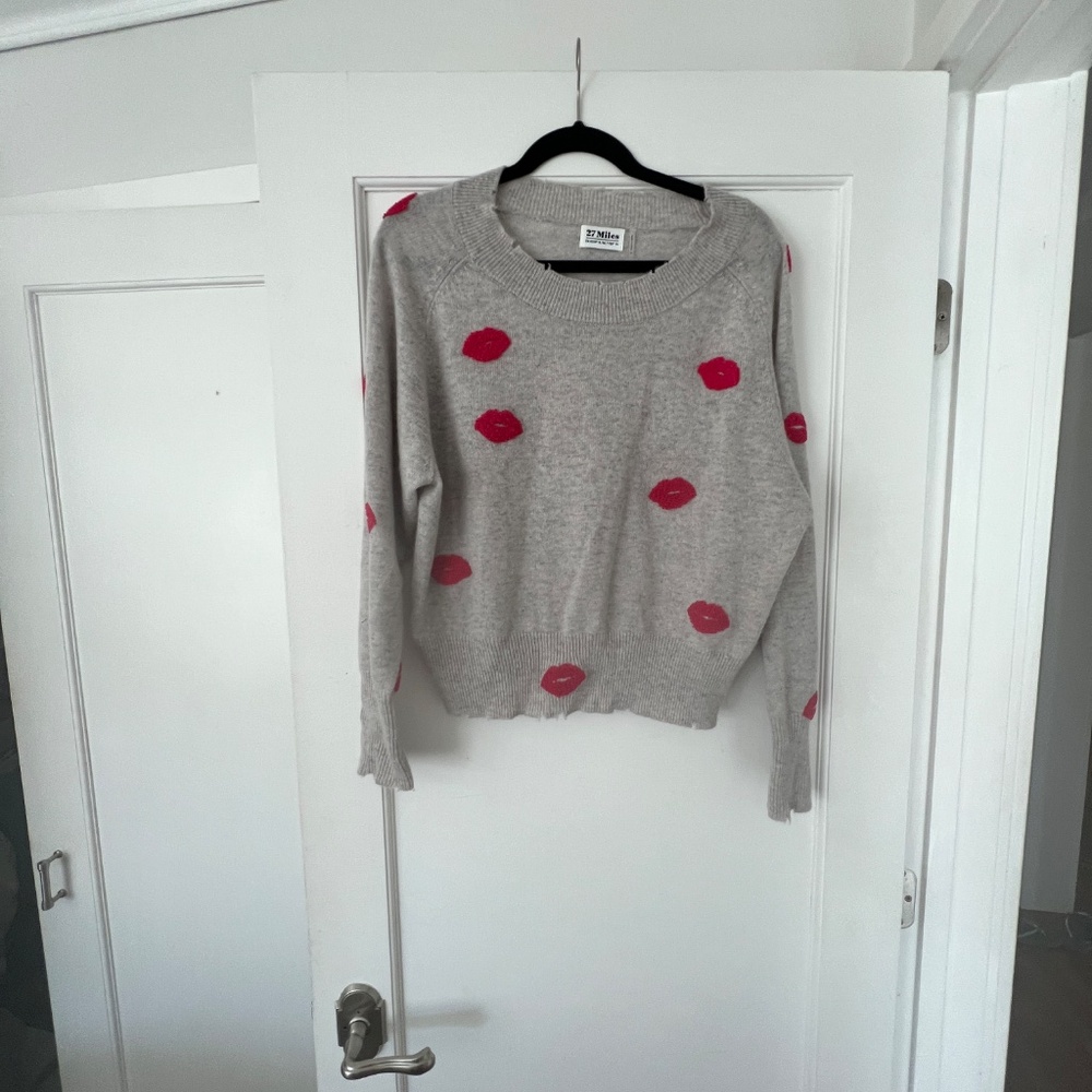 hot pink Lip Sweater - Picture 5 of 5
